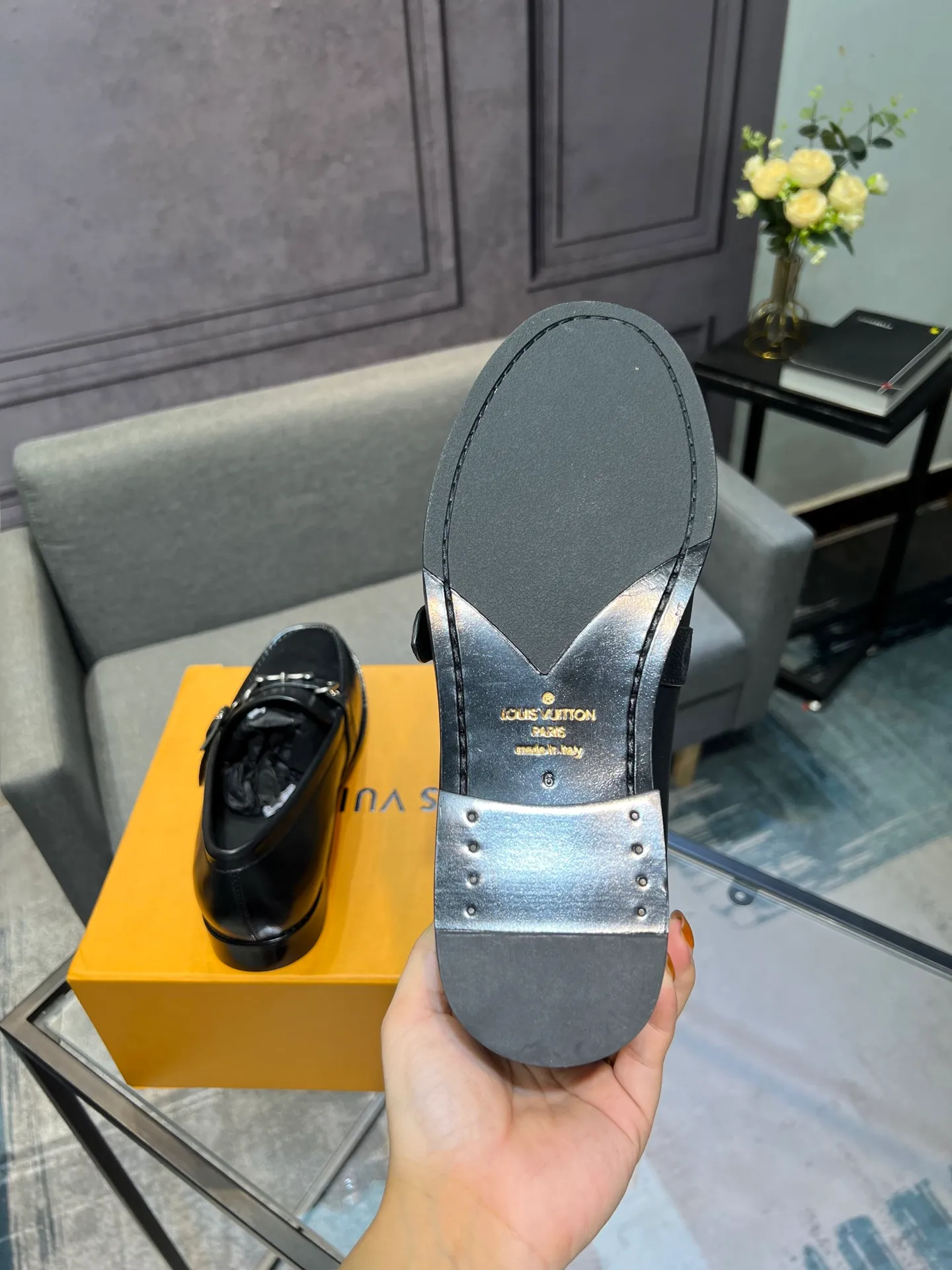 Men's shoes 💰960 LV top luxury brand, high-quality men's business formal leather shoes, imported genuine leather soles! Customized imported leather, the first layer of open-edge beaded lacquered cowhide, the texture is incomparable, the imported cowhide lining, high-end high-end shoes, don't miss it! size:39-44 (Male 38 45 46 customized)